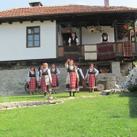 Ваканционна къща къща бела *