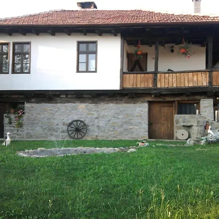 къща бела Хлевене